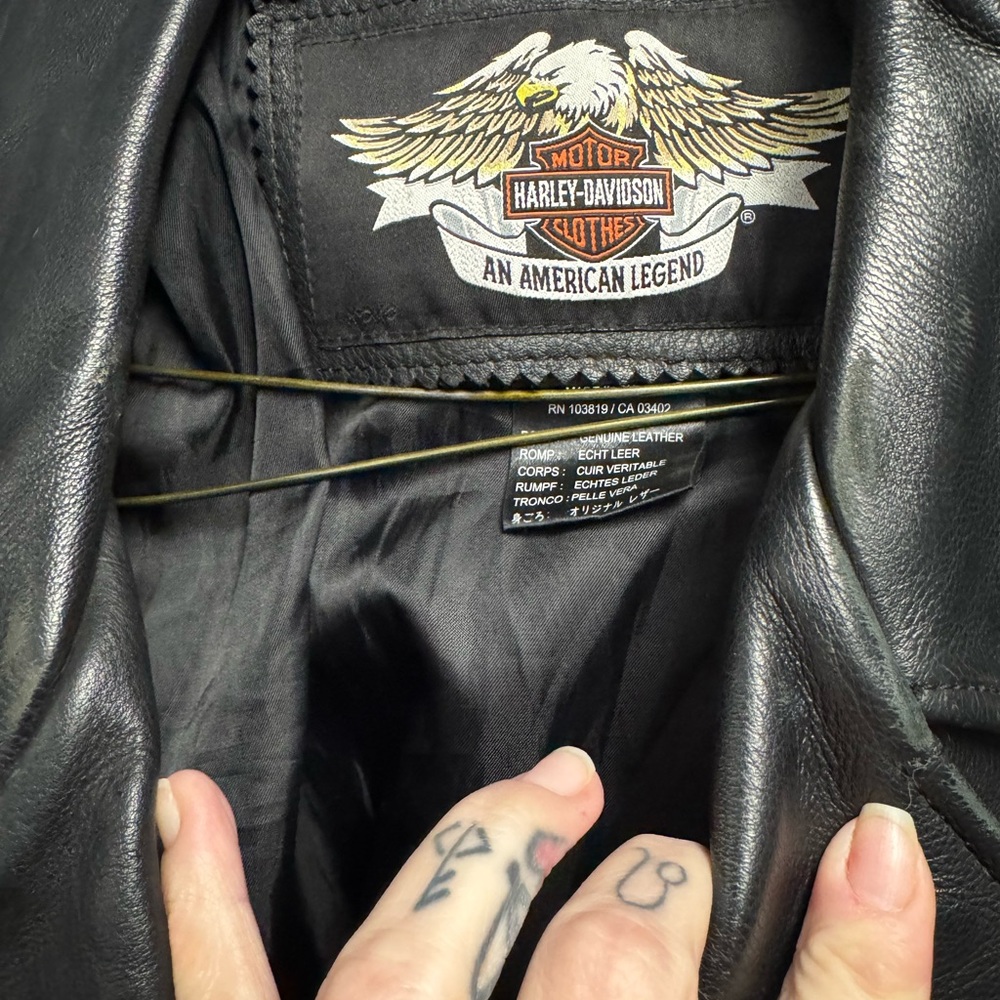 Black Heavy Leather Harley-Davidson Riding Jacket - Picture 5 of 8